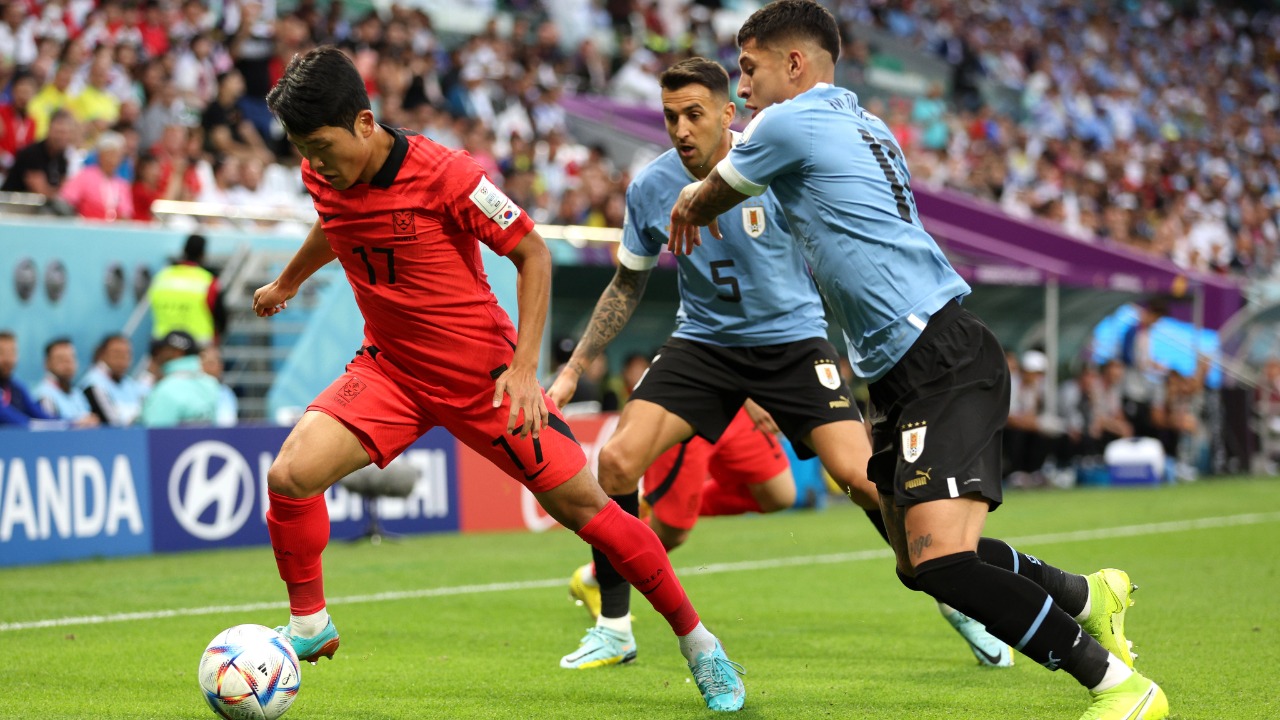 Coreia do sul e Uruguai empatando em 0 a 0