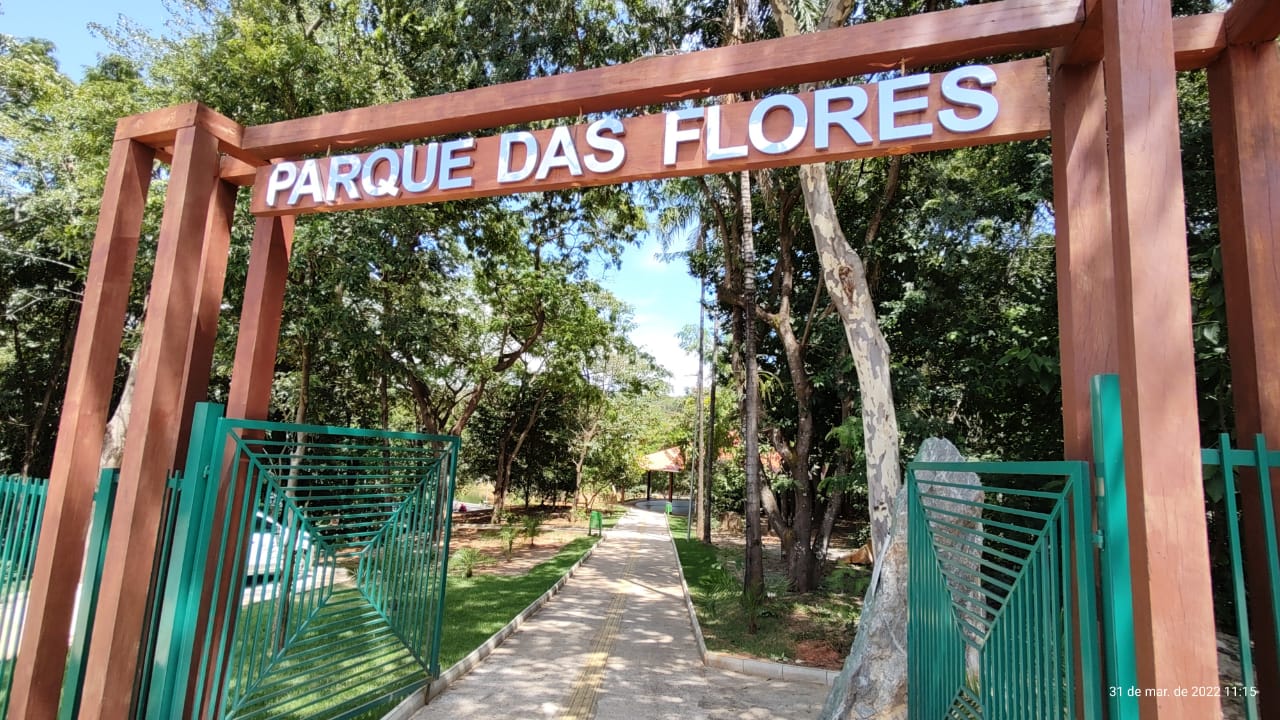 Rogério Cruz inaugura cinco parques, dois ecopontos e planta 125 mil mudas de árvores em Goiânia