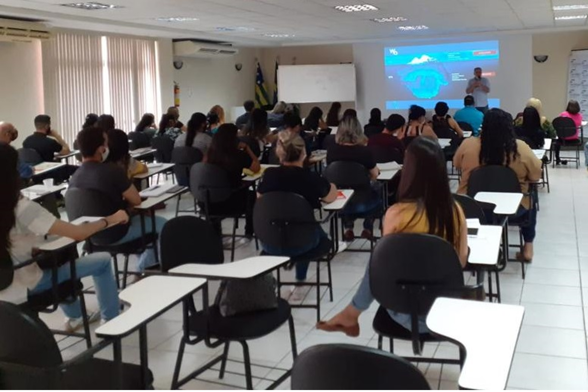 Sindilojas oferece 800 vagas de treinamento gratuito para empregos temporários em Goiás