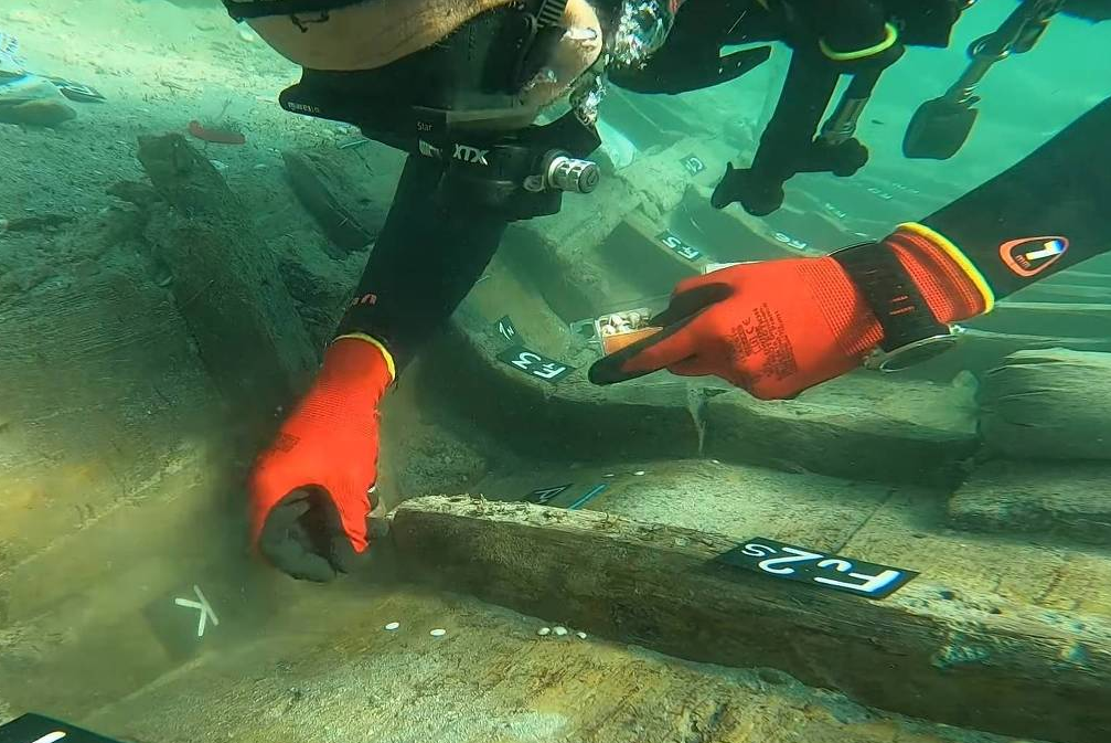 Barco romano datado em mais de 2 mil anos é encontrado no mar da Croácia