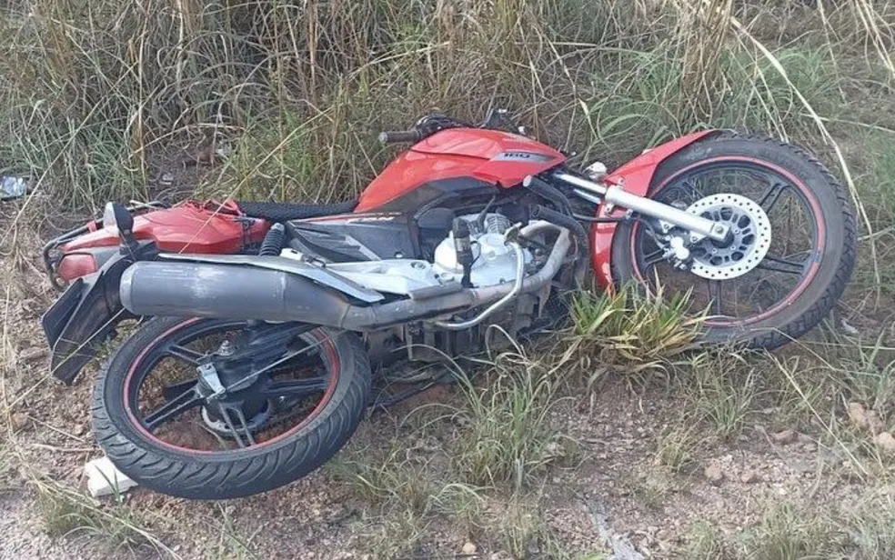 Acidente aconteceu na GO-403. Motociclista morre após bater contra placa em Senador Canedo acidente de trânsito