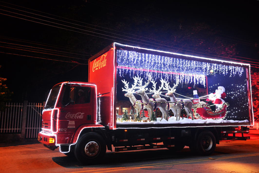 Caravana de Natal Coca-Cola em Goiás: carreata terá cinco caminhões e passa por oito cidades