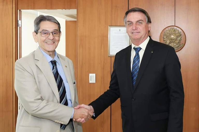 Ex-deputado Roberto Jefferson e o presidente Jair Bolsonaro (PL) juntos, em imagem divulgada em setembro de 2021 pelo PTB, partido de Jefferson - Divulgação/PTB