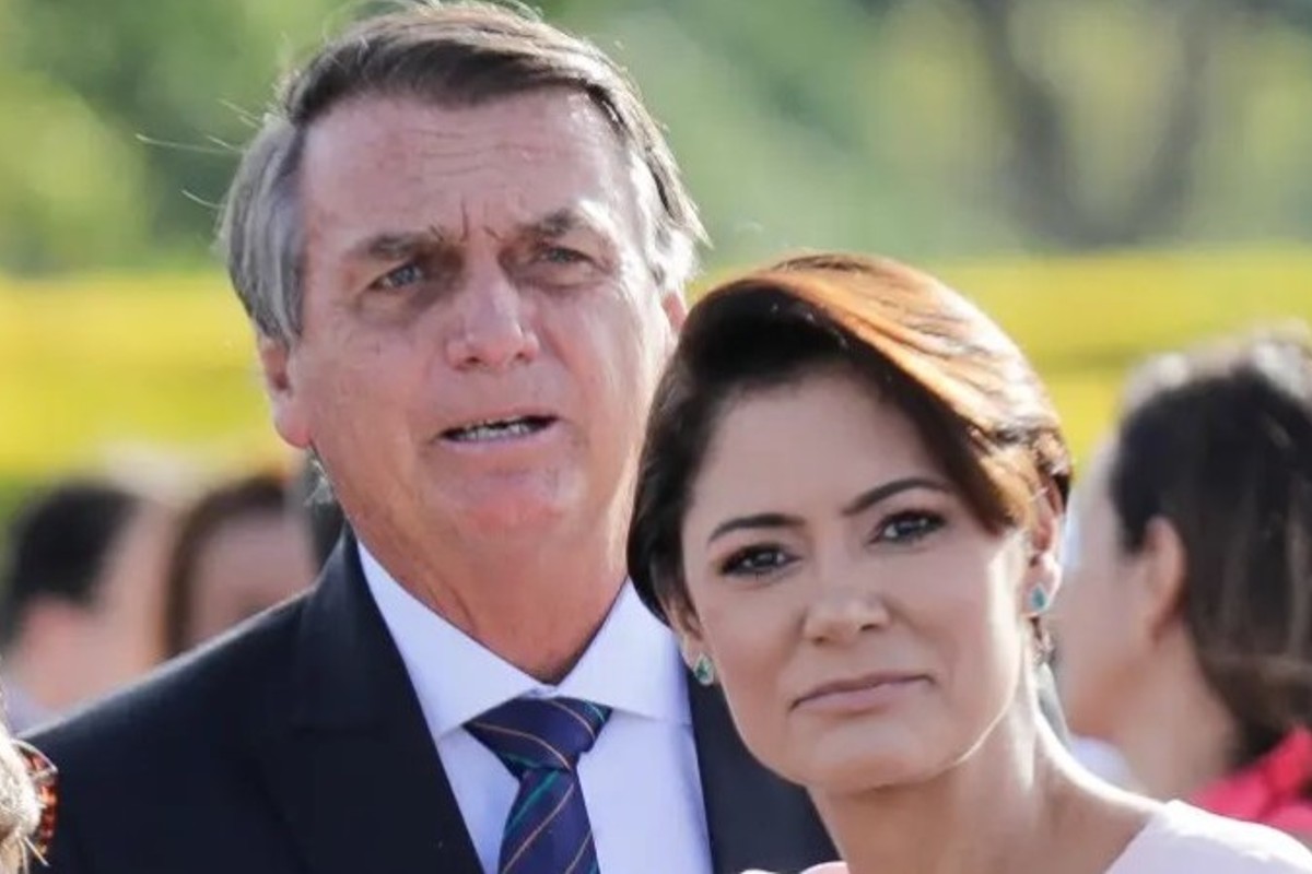 PF intima Bolsonaro, Michelle, Wassef e Cid para depoimentos simultâneos Ex-presidente, ex-primeira-dama, advogado caso das joias