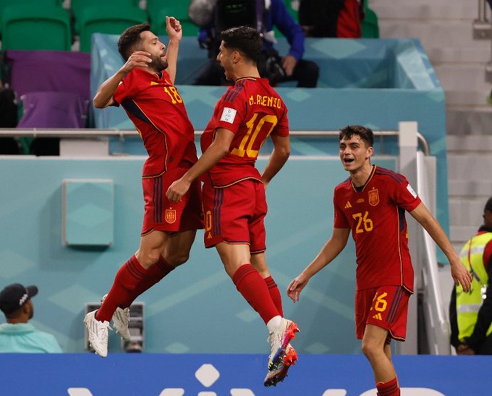 Jogadores da Espanha comemoram gol contra a Costa Rica
