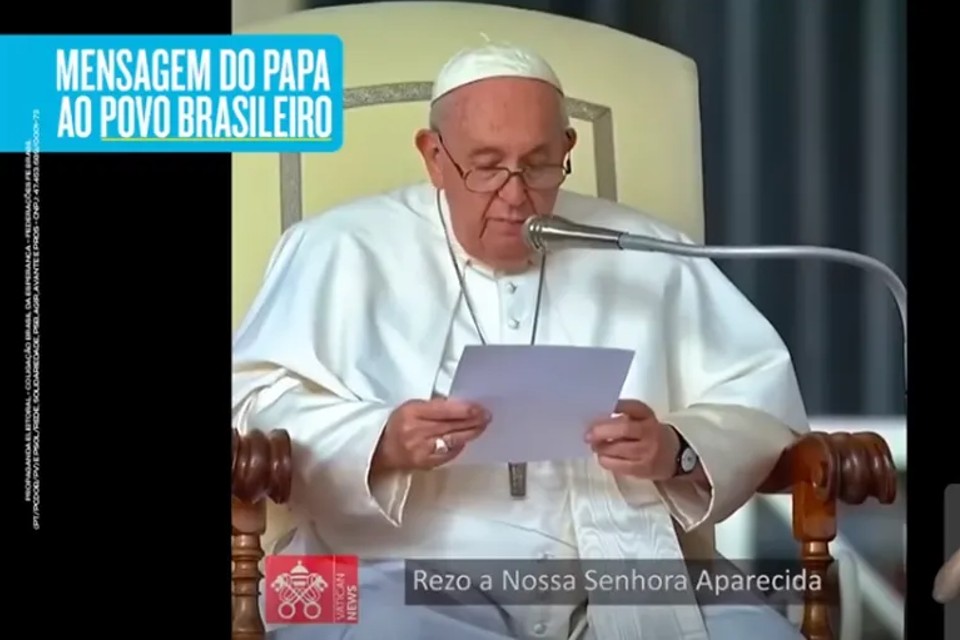 Lula usa fala de Papa Francisco destinada ao Brasil na propaganda de TV (Foto: Reprodução)