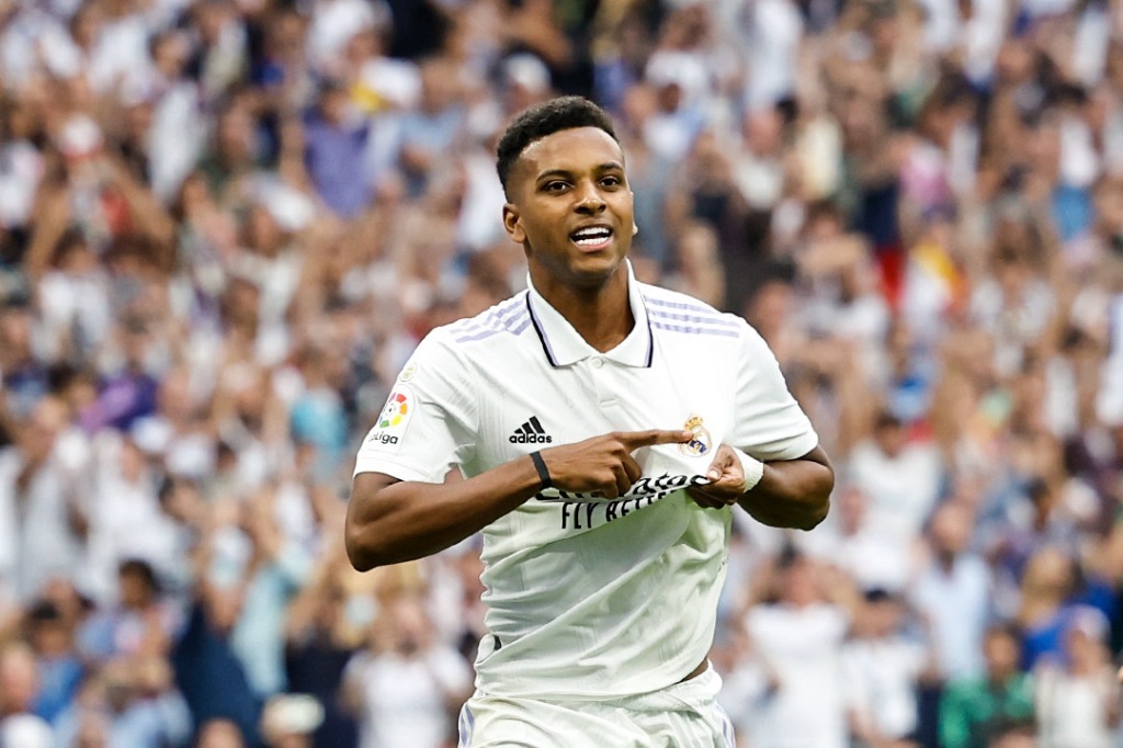 Rodrygo comemorando o terceiro gol marcado