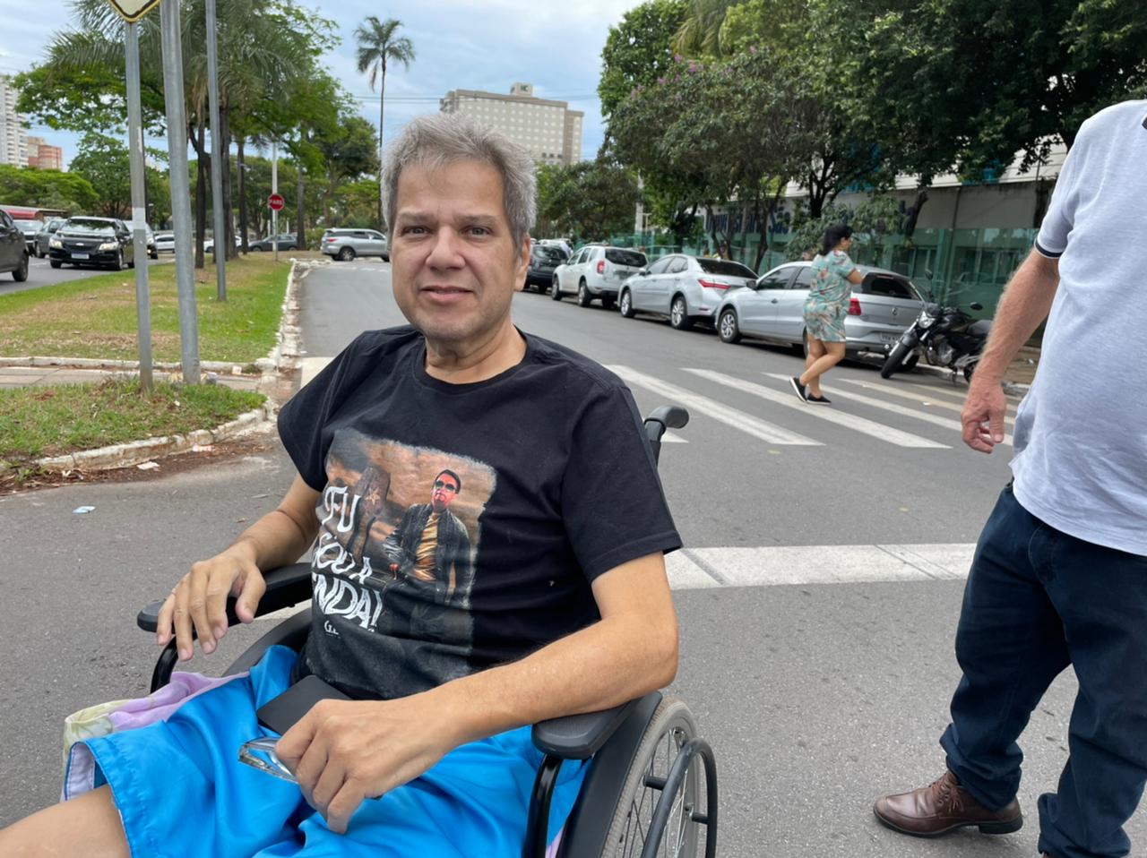 Eleitor cadeirante falou da acessibilidade na zona de votação (Foto: Felipe André/Mais Goiás)