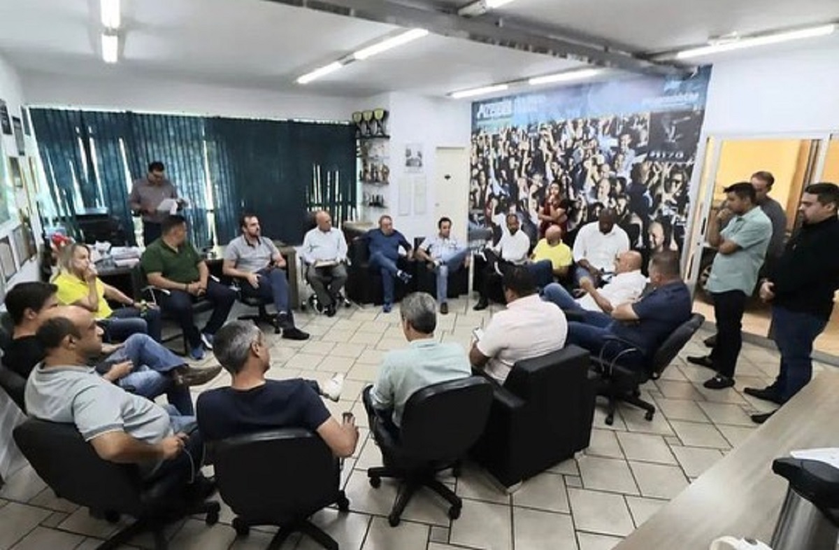 "Tropa Bolsonarista" Se Reúne Em Aparecida Para Apoio A Bolsonaro