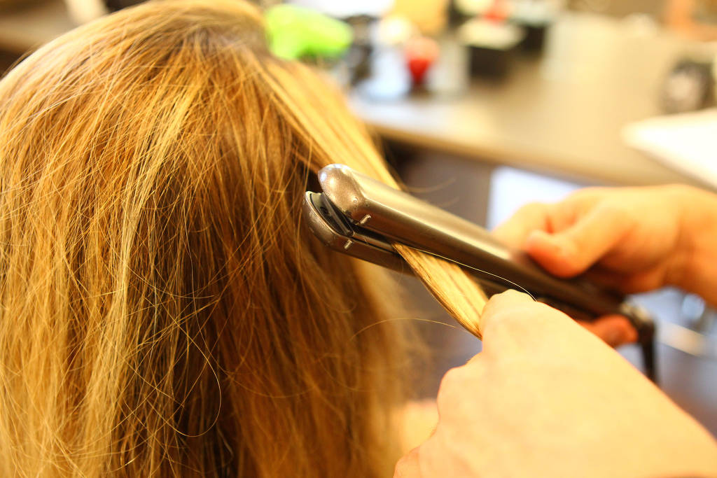 Mulheres que usam esses produtos Produtos para alisar o cabelo podem estar ligados a maior risco de câncer de útero