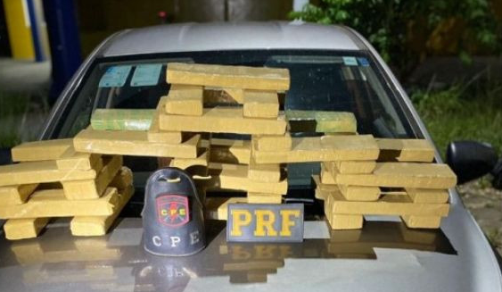 Mulheres foram presas por tráfico de drogas (Foto: Polícia Militar)