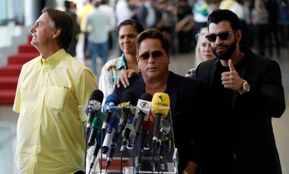Cantores prometem engajamento nas redes sociais Sertanejos vão gravar clipe para Bolsonaro e usar shows para atrair isentões