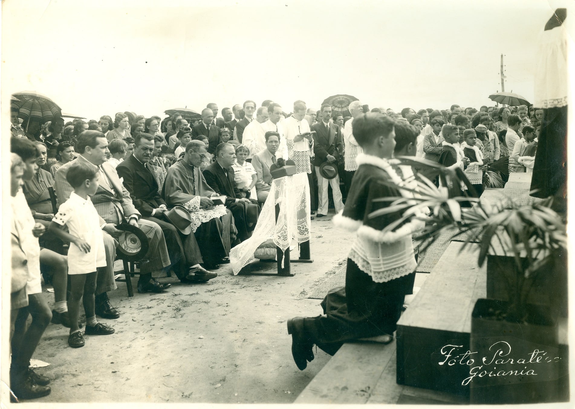 Missa Campal na Praça Cívica. 05/07/1942. João de Paula Teixeira Filho. Goiânia – GO. Foto: Acervo MPL/MIS | GO)