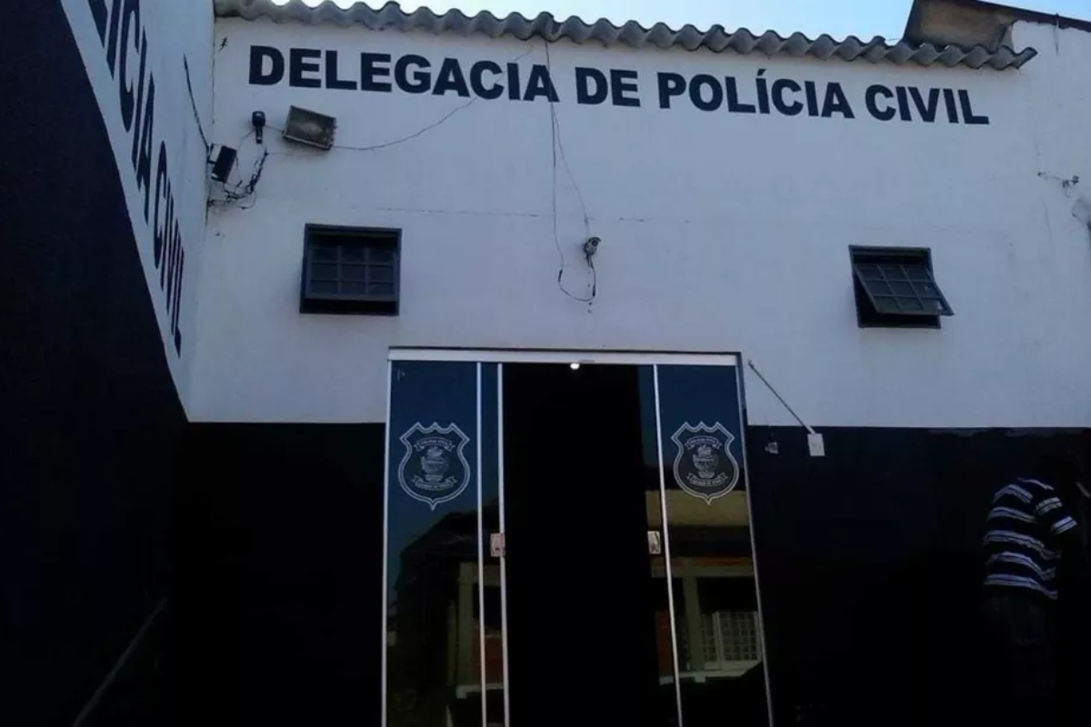A Polícia Civil investiga um ex-vereador de Niquelândia, na região norte do estado, por suspeita de agredir a filha e a enteada