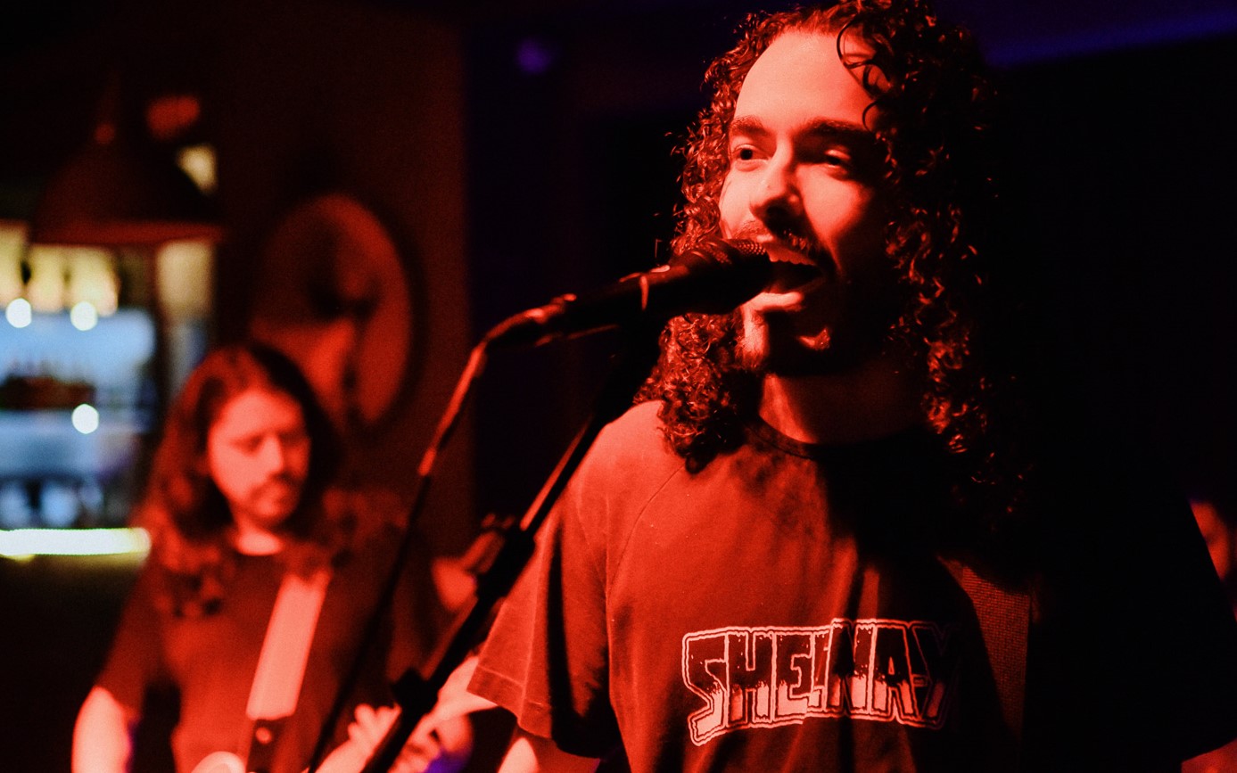 Banda Os Blankas se apresenta na sexta, 11