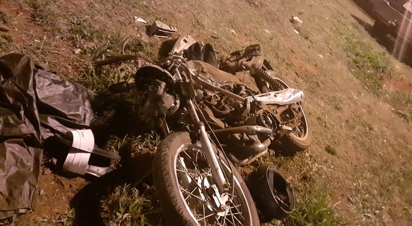 Colisão aconteceu no cruzamento com a Avenida Perimetral Norte Motociclista fica ferido após acidente e motorista foge sem prestar socorro