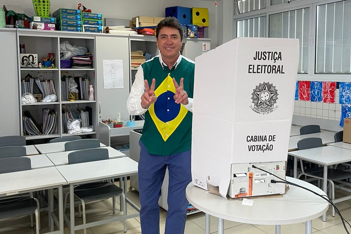 Wilder vota em Goiânia e reafirma confiança na vitória de Bolsonaro (Foto: Divulgação)