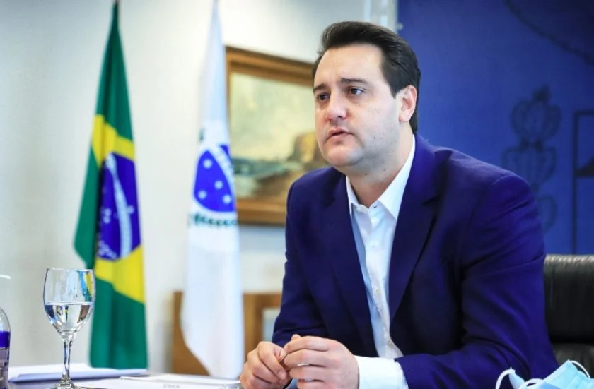 Ratinho Júnior, governador do Paraná, recuou da taxação do agro após resistência do setor. (Foto: divulgação)