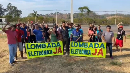 Moradores do Setor Ponta Kayana, em Trindade, realizaram manifestação pacífica para pedir a instalação de radares eletrônicos na GO-060. (Foto: reprodução)