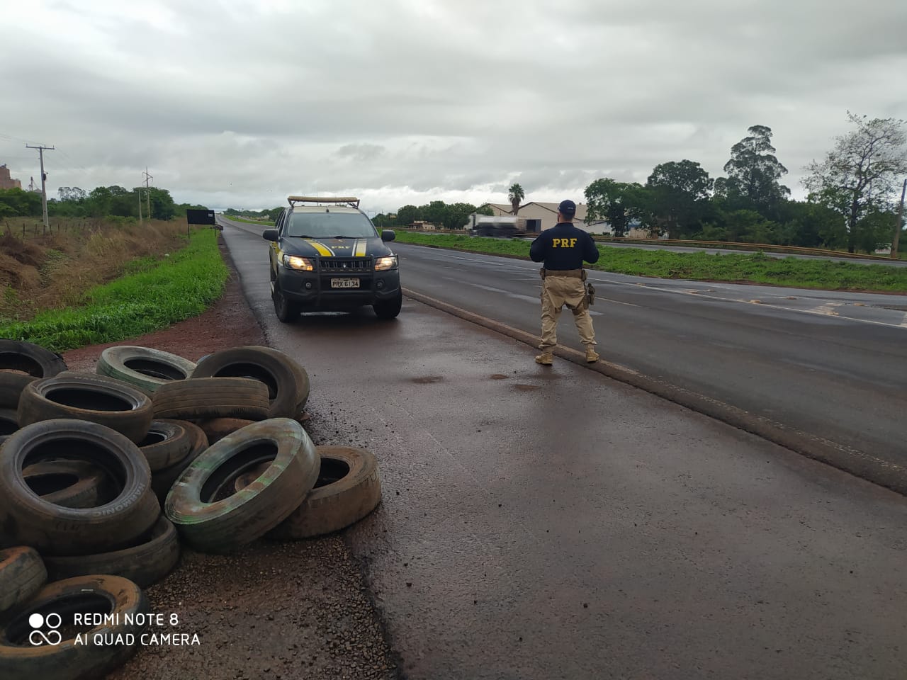 Forças de segurança pública iniciam desobstrução de rodovias em Goiás