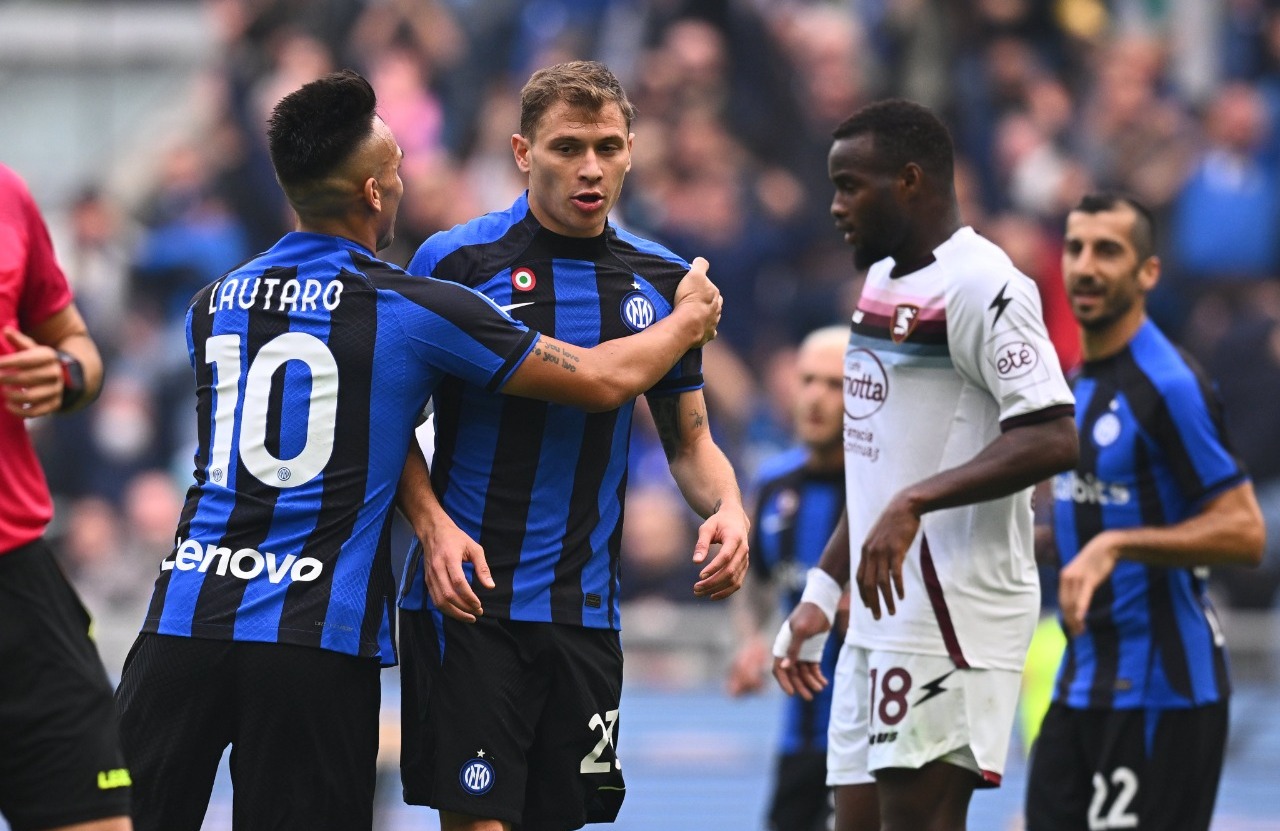 Barella comemorando gol marcado pela Inter