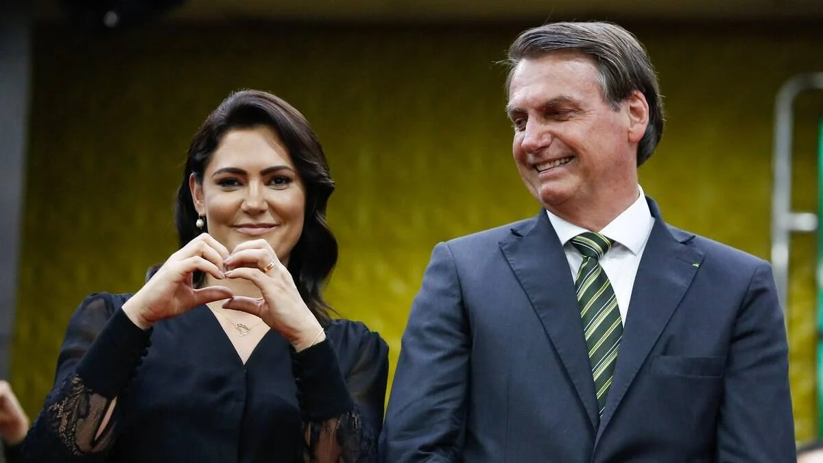 MPF abre procedimento para investigar Bolsonaro e Michelle por peculato Procurador Caio Vaez Dias foi designado para o caso