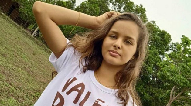 Adolescente morre eletrocutada após sair do banho molhada e tocar em TV, no Maranhão