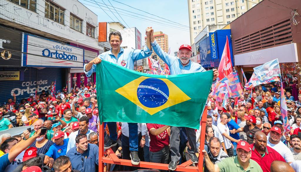 Lula sobre Bolsonaro: 'Quem tiver uma gota de sangue nordestino não pode votar nesse negacionista' (Foto: Divulgação)