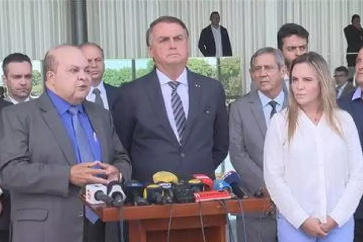 Governadores reeleitos do Distrito Federal e do Paraná anunciam apoio a Bolsonaro (Foto: Reprodução/TV Globo)