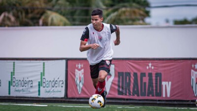 Arthur Henrique em treino no Atlético Goianiense nesta temporada