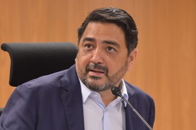 Talles Barreto assume liderança do governo Caiado na Assembleia