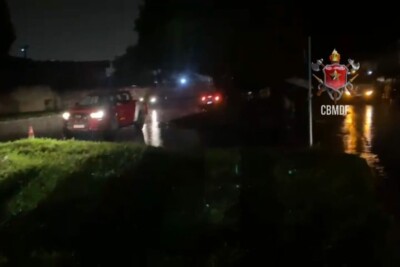 Dois adolescentes e uma criança morreram com o choque elétrico. Vitimas fatais eram todas da mesma família (Foto: Bombeiros-DF)