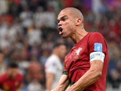 Zagueiro Pepe comemorando gol marcado contra Suíça
