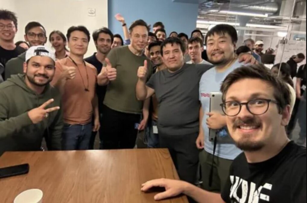 Elon Musk publica foto com funcionários do Twitter após demissões (Foto: Reprodução / Twitter)