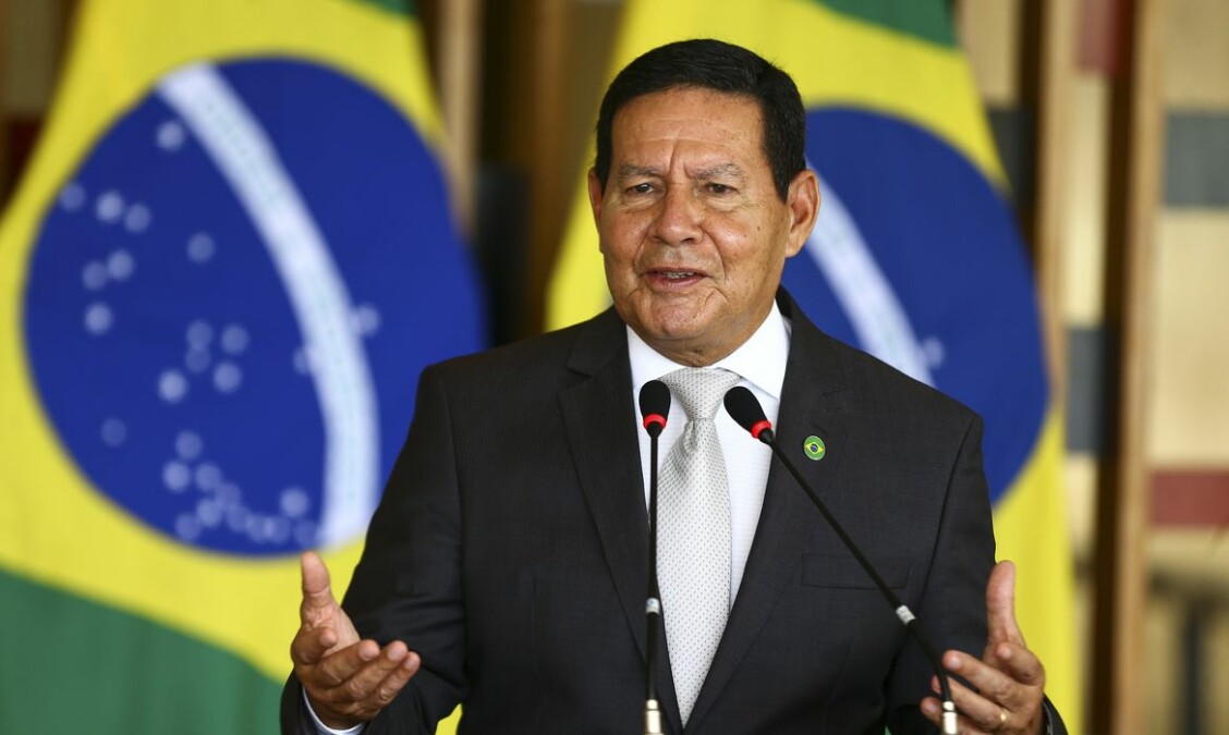O vice-presidente da República, Hamilton Mourão, dá entrevista coletiva após a 7ª Reunião do Conselho Nacional da Amazônia Legal (Foto: Agência Brasil)