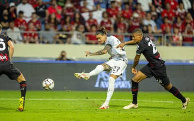 Darwin Núñez em jogo entre Liverpool e Milan