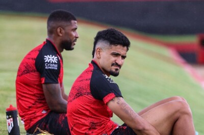 Ramon em treino do Atlético Goianiense