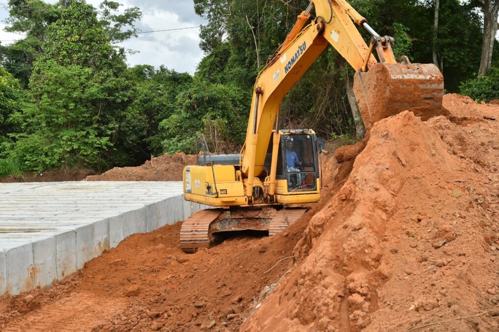 Obras em ponte no Jardim Dom Bosco