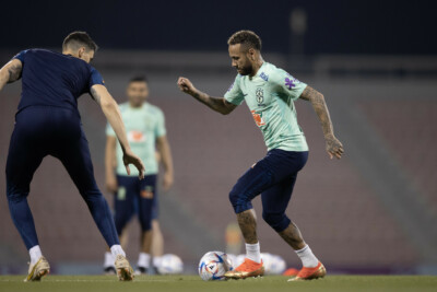 Neymar em treino pela seleção brasileira