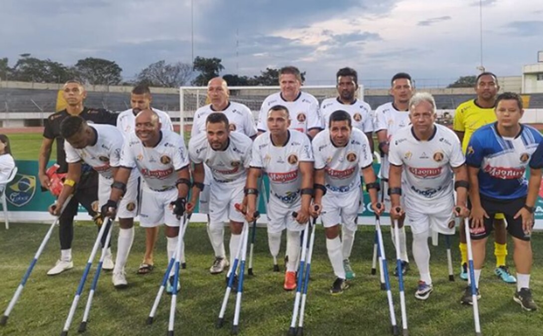 Equipe da Aparecidense-Adfego que disputou o Brasileiro de Futebol de Amputados