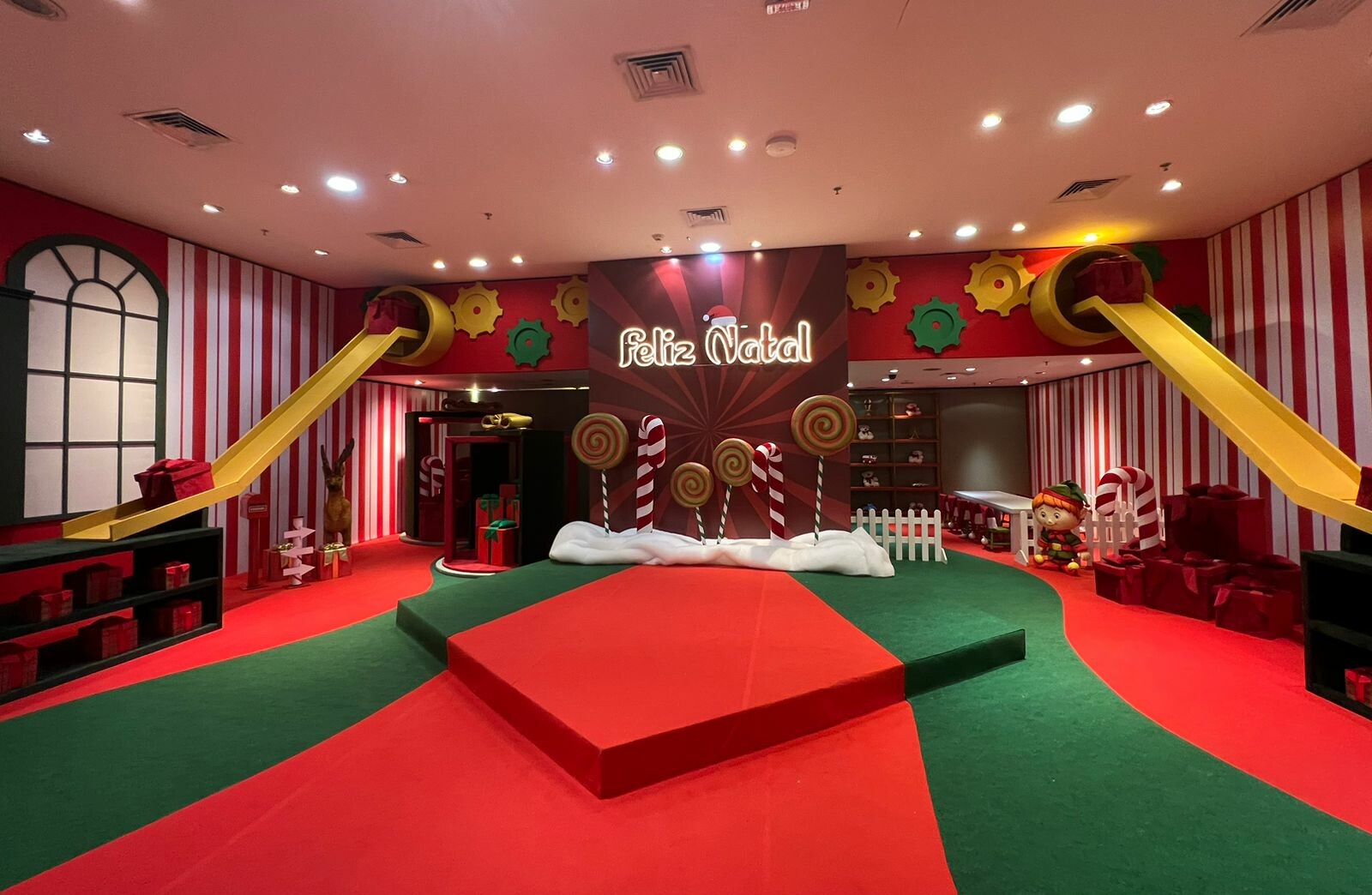 Fábrica de Presentes do Noel é atração do Goiânia Shopping, de 3 a 24/12