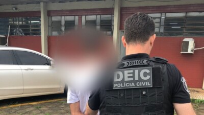 A Polícia Civil prendeu um homem suspeito de extorquir a mãe de Pedro Moreira da Silva Neto, que havia sido assassinado e teve o corpo carbonizadoA Polícia Civil prendeu um homem suspeito de extorquir a mãe de Pedro Moreira da Silva Neto, que havia sido assassinado e teve o corpo carbonizado