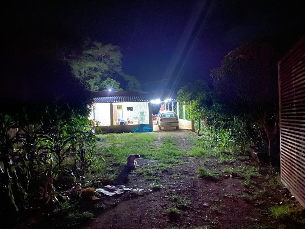 Criança raptada tem três anos e foi encontrada só de frauda, sem roupa. Homem investigado tentou resistir à prisão