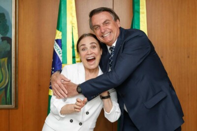 Atriz apoiadora do ex-presidente foi criticada na publicação Regina Duarte exalta Bolsonaro durante protestos golpistas em Brasília