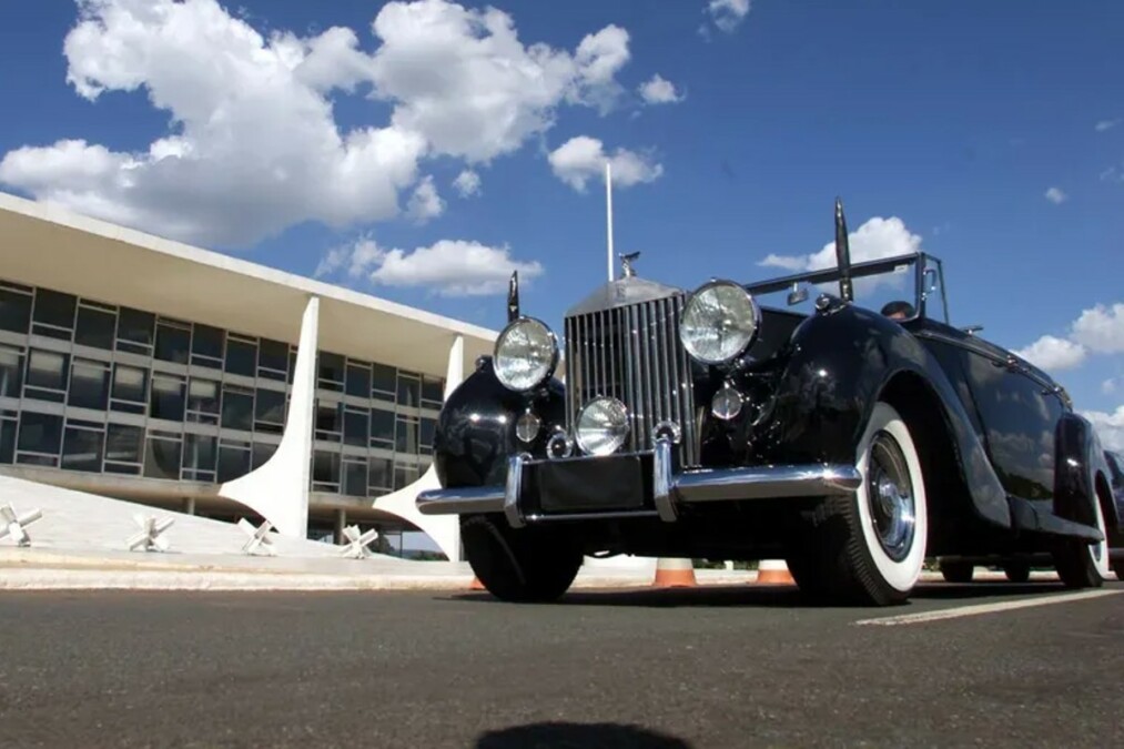2887cec2-rolls-royce