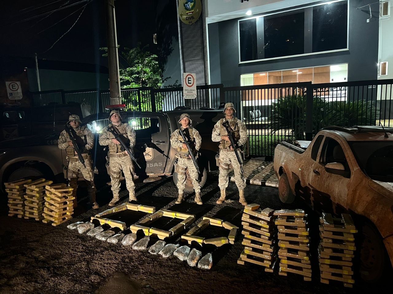 Três ocorrências terminaram com cinco suspeitos mortos no interior goiano em uma noite (Foto: divulgação/PM)