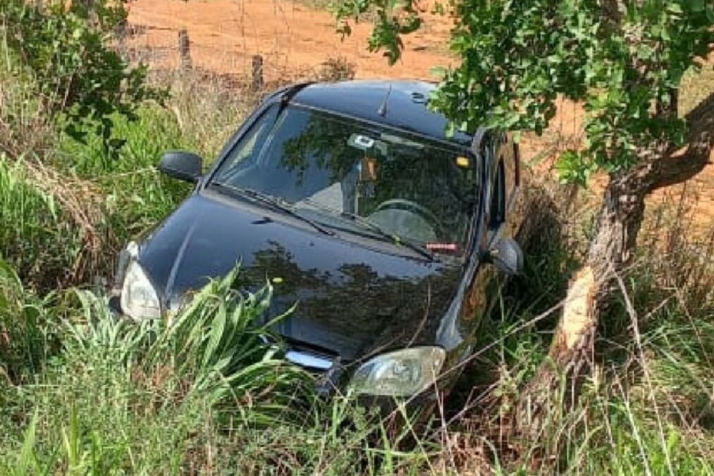 63d4b3f4-carro-go-330