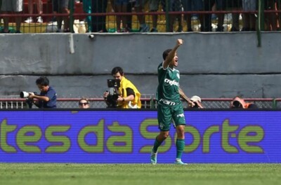 Jogador do Palmeiras comemora gol na Copinha