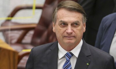 "Lamento o falado e peço desculpas", escreveu o ex-presidente no Facebook Bolsonaro se desculpa por fake news sobre vacina: "um equívoco"