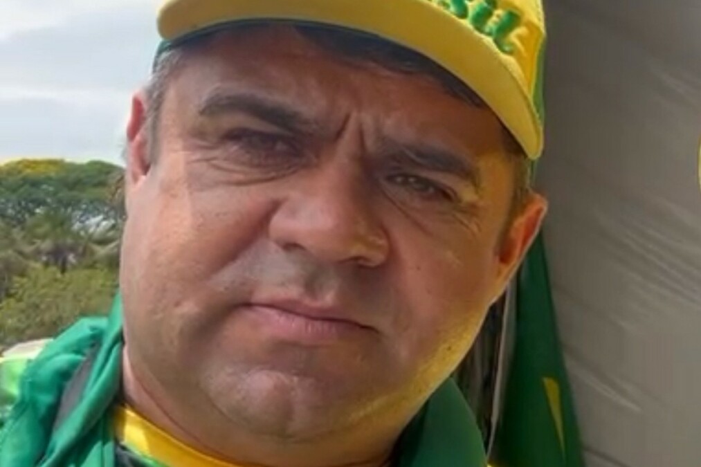 Exonerado é o bolsonarista radical Elias Francisco Bento, que publicou vídeos em que aparece integrando atos golpistas que terminaram com depredação em Brasília (Foto: redes sociais)